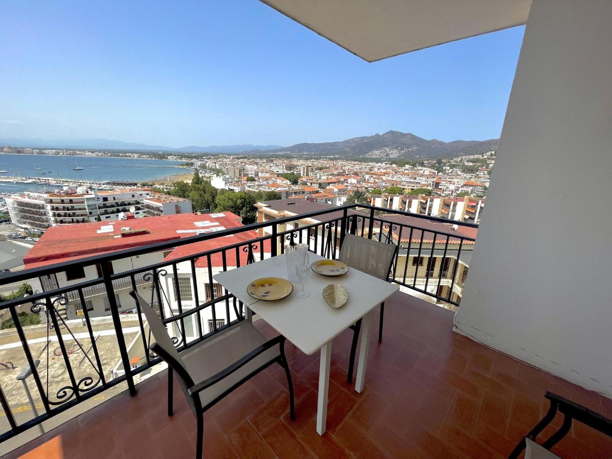 Apartment Marineu Roses